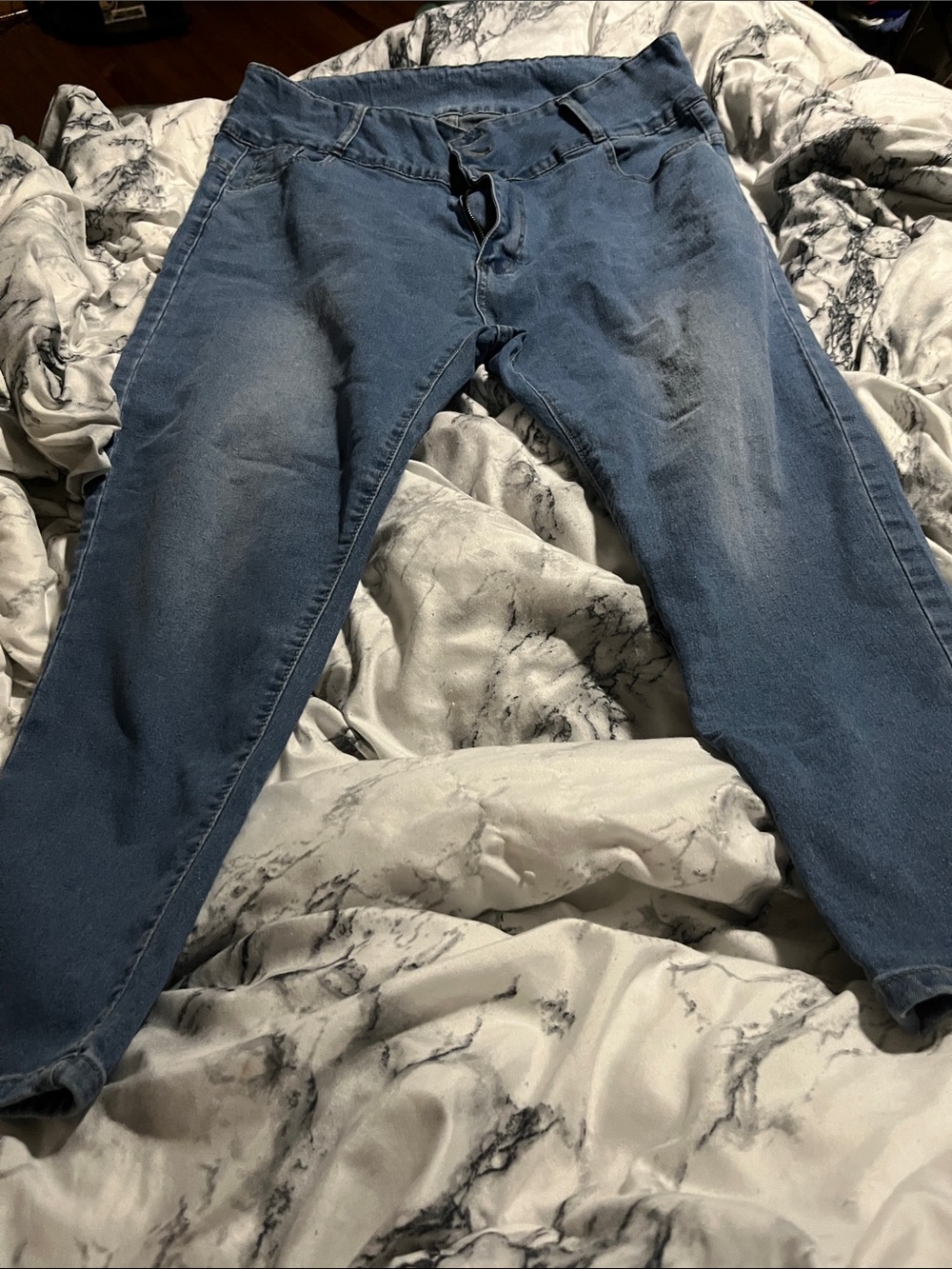 SHEIN Straight Leg Denim Jeans in Blue Wash